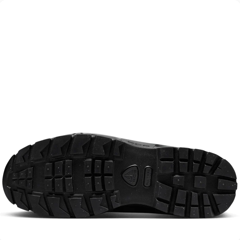 Nike Air Low-Top Sneakers - Triple Black